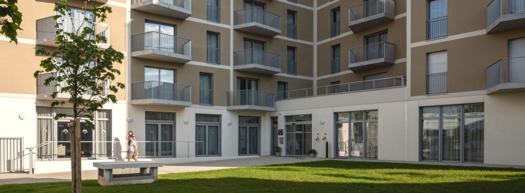 residence seniors Romans-sur-Isère - Extérieurs (1) 2880x1060