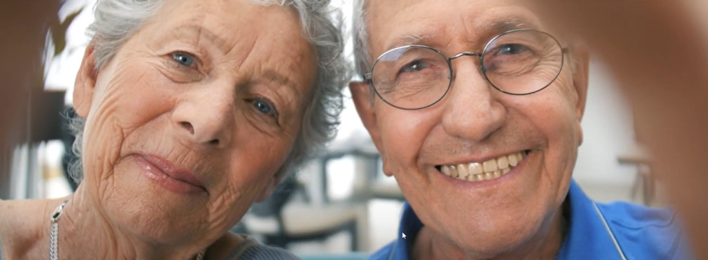 residence seniors couple temoignages video - 1440x630