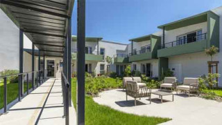 residence-seniors-jardins-arcadie-saint-palais-sur-mer-6-exterieur-530x300