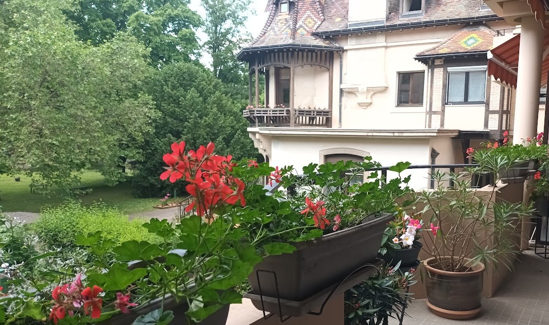 Residence Senior Jardins Arcadie Dijon - balcons fleuris